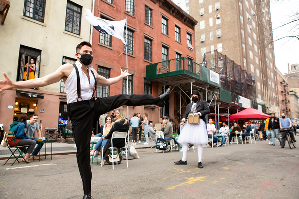 Photo Flash: Check Out New Production Shots of VOYEUR: THE WINDOWS OF TOULOUSE-LAUTREC Image