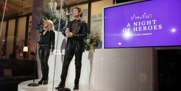 VIDEO: Watch Orfeh and Andy Karl Sing for Frontline Workers at A NIGHT OF HEROES Photo