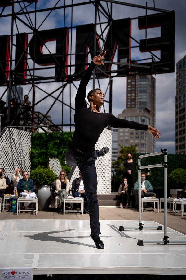 Photo Flash: iHeartDance NYC Soars on an Uptown Rooftop Bringing Dance Back To Life Image