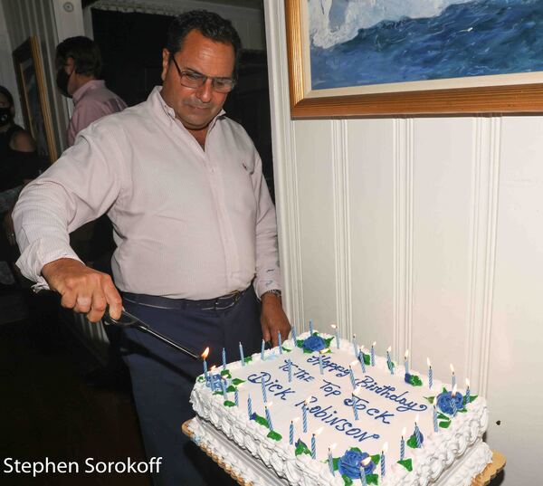 Photo Coverage: Rob Russell Returns to the Pelican Cafe Cabaret Image