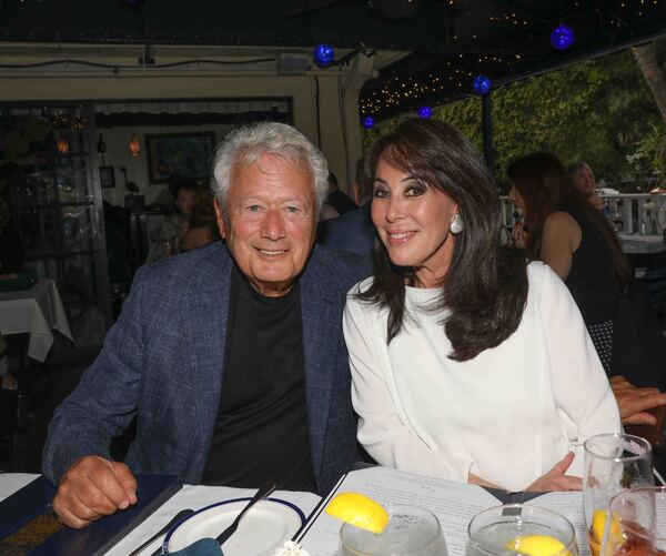 Photo Coverage: Rob Russell Returns to the Pelican Cafe Cabaret Image
