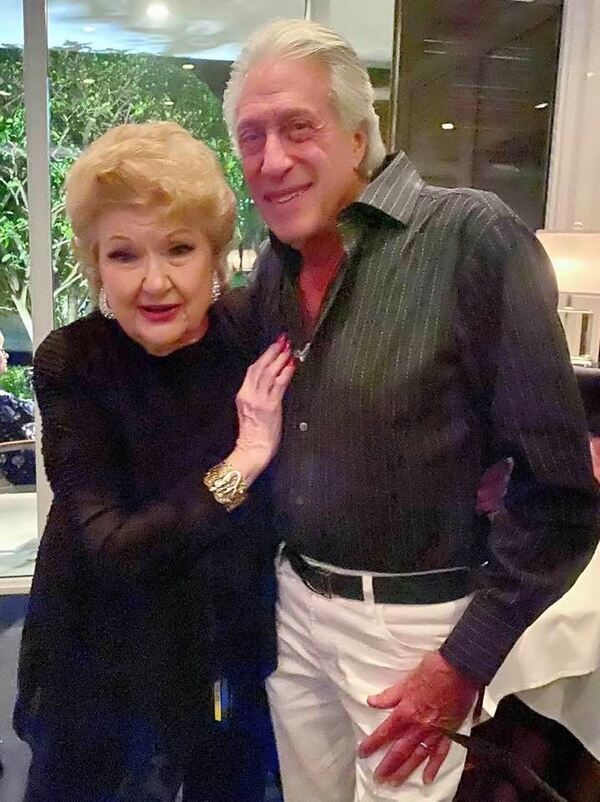 Photo Coverage: Marilyn Maye Goes Out To Dine And Winds Up Singing For Her Supper at Table 26 Image