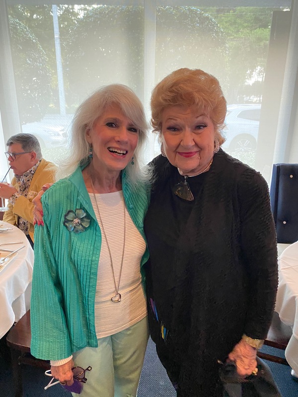 Photo Coverage: Marilyn Maye Goes Out To Dine And Winds Up Singing For Her Supper at Table 26 Image