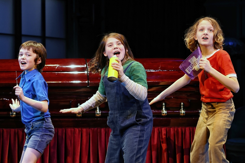Review: The Musical Adaptation of Alison Bechdel's Graphic Memoir Comes To Life With Power And Poignancy In The Australian Premiere of FUN HOME Image