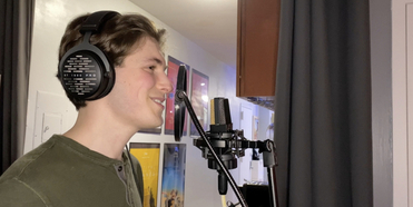 VIDEO: Next on Stage College Winner Tommy Kaiser Debuts His Music Video for 'September of Photo