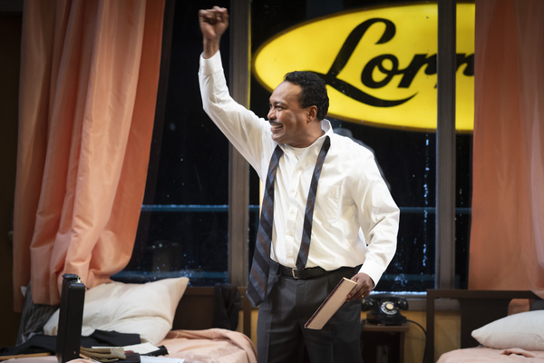 Photo Flash: American Players Theatre Presents THE MOUNTAINTOP Image