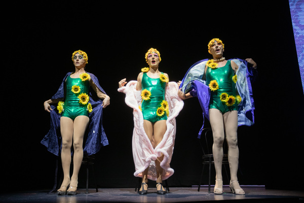 Photo Flash: First Look at PRISCILLA QUEEN OF THE DESERT at Crown Theatre 
