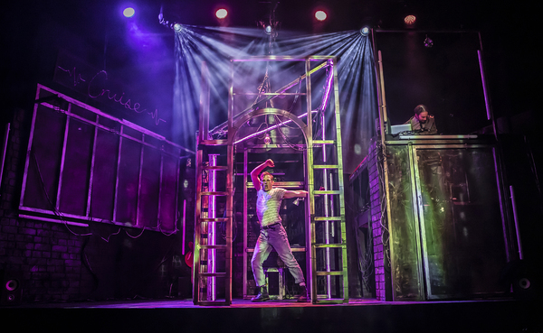 Photo Flash: First Look at CRUISE at the Duchess Theatre Image