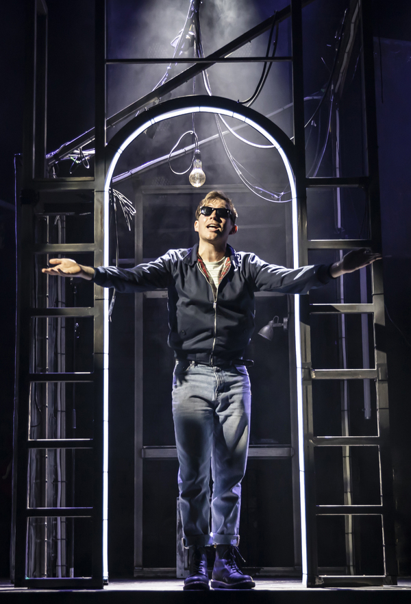 Photo Flash: First Look at CRUISE at the Duchess Theatre Image