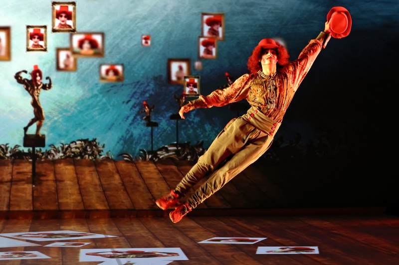 Review: Antoine de Saint-Exupéry's THE LITTLE PRINCE Comes To Life With Dance, Acrobatics And Immersive Video Projection Scenes Image