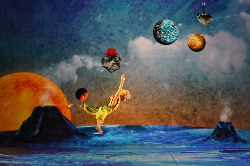 Review: Antoine de Saint-Exupéry's THE LITTLE PRINCE Comes To Life With Dance, Acrobatics And Immersive Video Projection Scenes Image