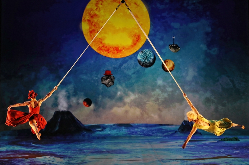 Review: Antoine de Saint-Exupéry's THE LITTLE PRINCE Comes To Life With Dance, Acrobatics And Immersive Video Projection Scenes Image
