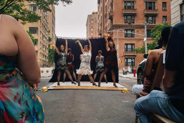 Photo Flash: Guilty Pleasures Cabaret Dazzles NYC Streets with  SIDEWALK SPEAKEASY 