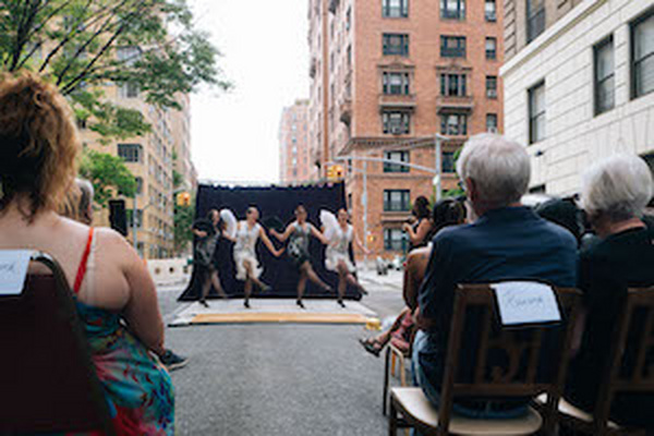 Photo Flash: Guilty Pleasures Cabaret Dazzles NYC Streets with  SIDEWALK SPEAKEASY 