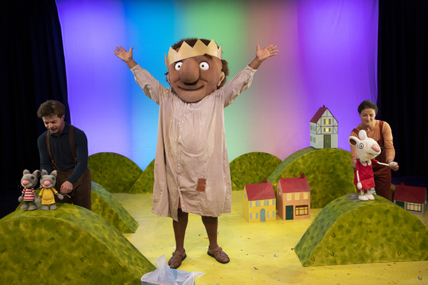 Photo Flash: Check Out Production Shots of THE SMARTEST GIANT IN TOWN Image