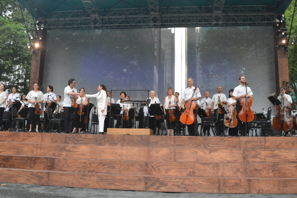 Photo Coverage: Jessica Vosk & More Kick Off New York Philharmonic's Bryant Park Picnic Performances  Image