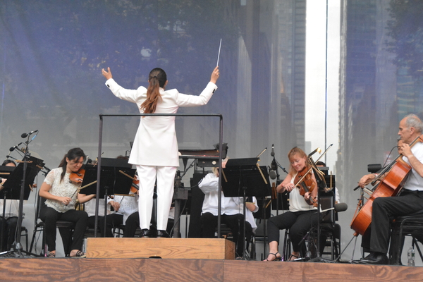 Photo Coverage: Jessica Vosk & More Kick Off New York Philharmonic's Bryant Park Picnic Performances Image