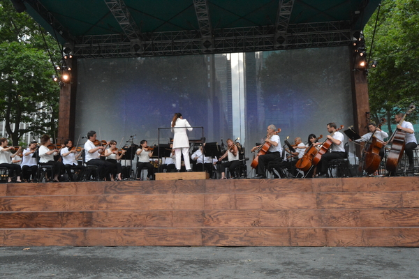 Photo Coverage: Jessica Vosk & More Kick Off New York Philharmonic's Bryant Park Picnic Performances  Image