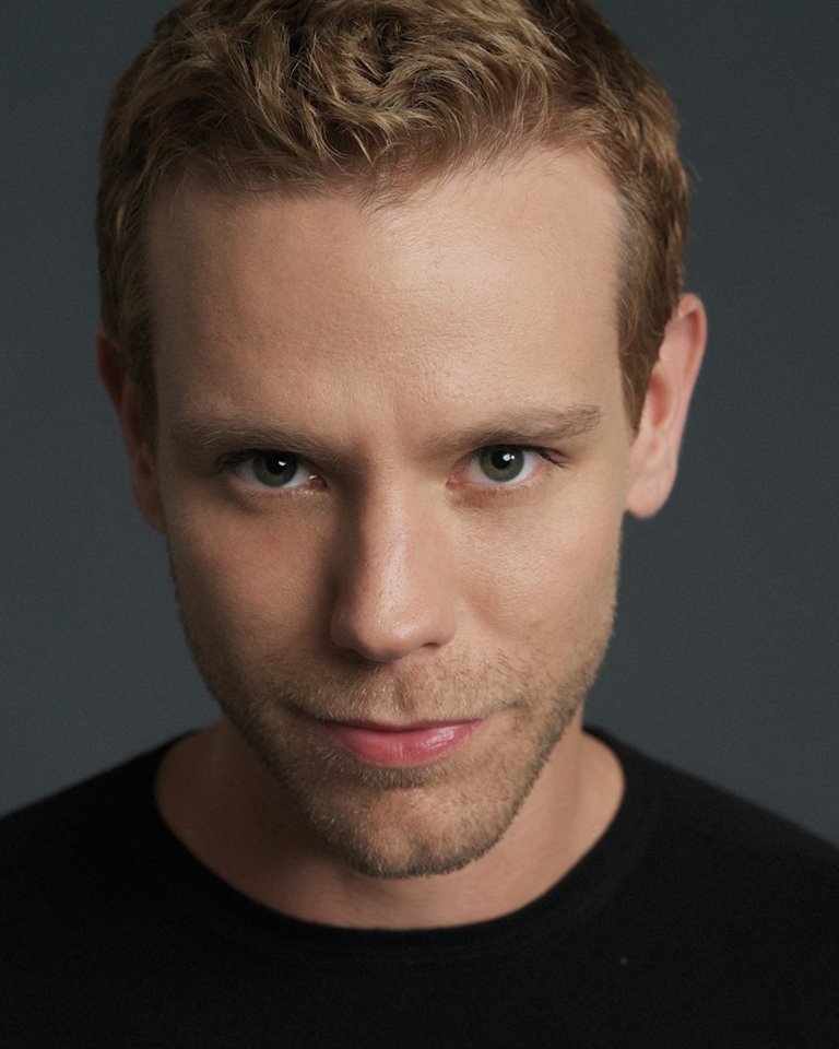 Review: Adam Pascal 'So Far...' Charms Audience at Nashville's Tennessee Performing Arts Center  Image