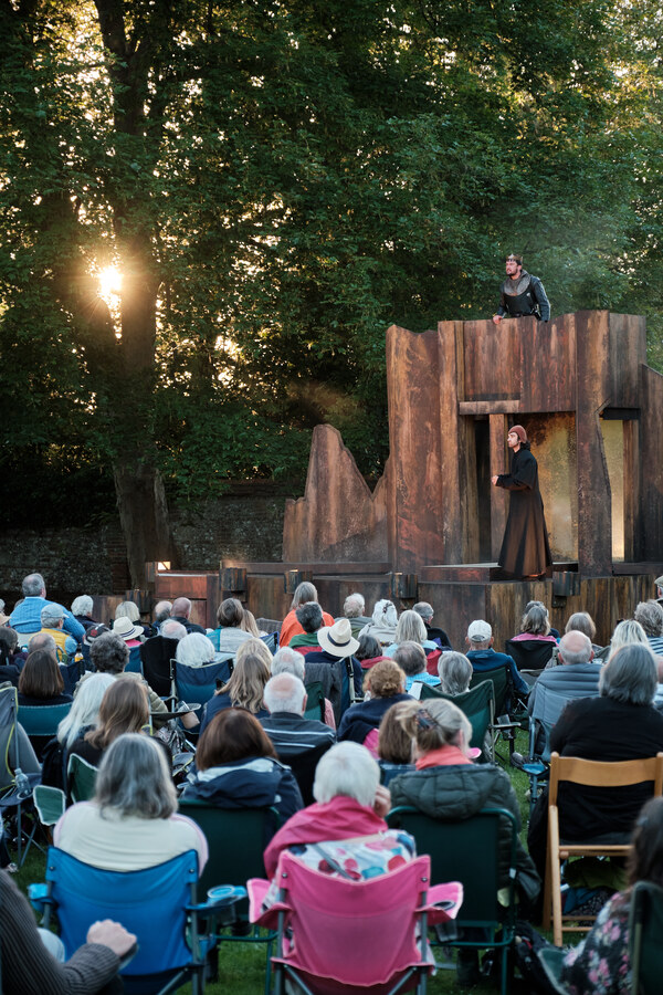 Photo Flash: The Lord Chamberlain's Men Presents MACBETH Image