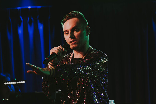 Photo Flash: Travis Moser Brings THE SONGS OF LINDA RONSTADT to The Green Room 42 Image