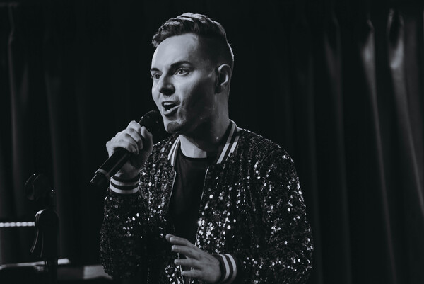Photo Flash: Travis Moser Brings THE SONGS OF LINDA RONSTADT to The Green Room 42 Image