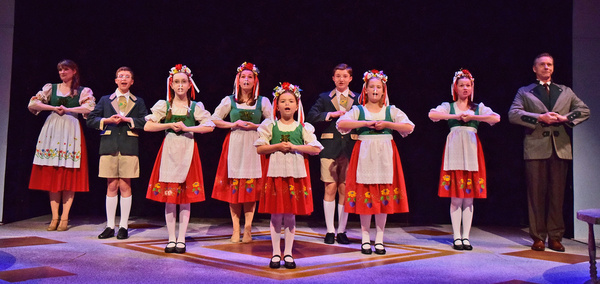 Photo Flash: THE SOUND OF MUSIC Opens Tonight At Beef & Boards! Image