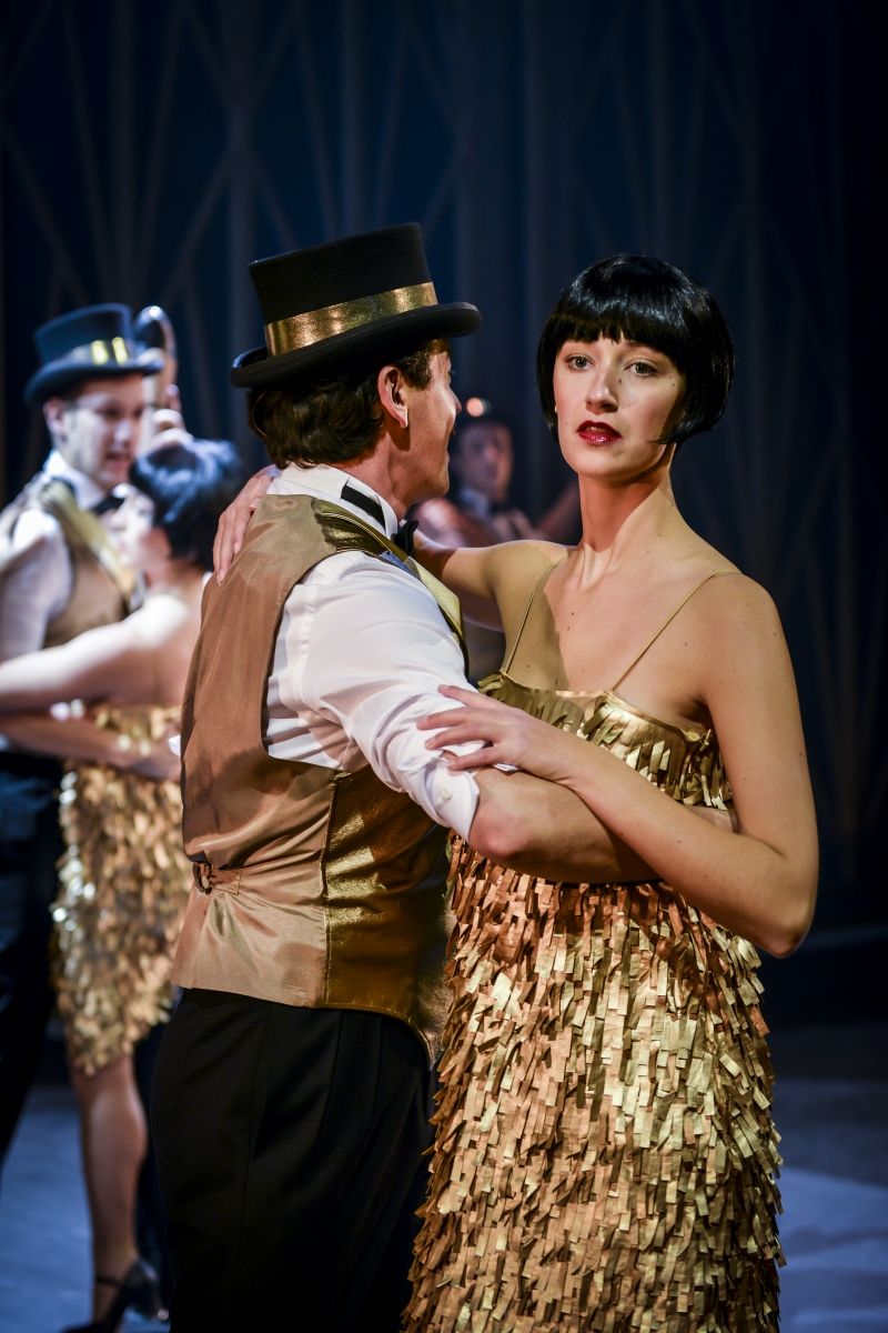 Review: SINGIN IN THE RAIN at Opéra Massy Image