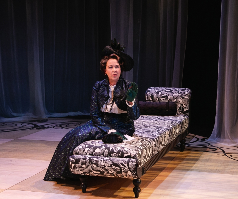 Review: THE IMPORTANCE OF BEING EARNEST  at Berkshire Theatre Group 