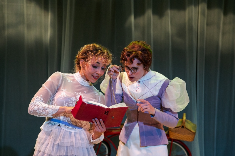 Review: THE IMPORTANCE OF BEING EARNEST  at Berkshire Theatre Group  Image