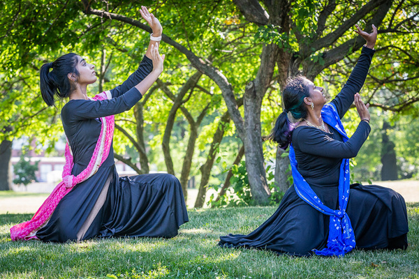 Photos: Chicago Dance's SCAVENGER HUNT Returns As Part of Chicago Dance Month  Image