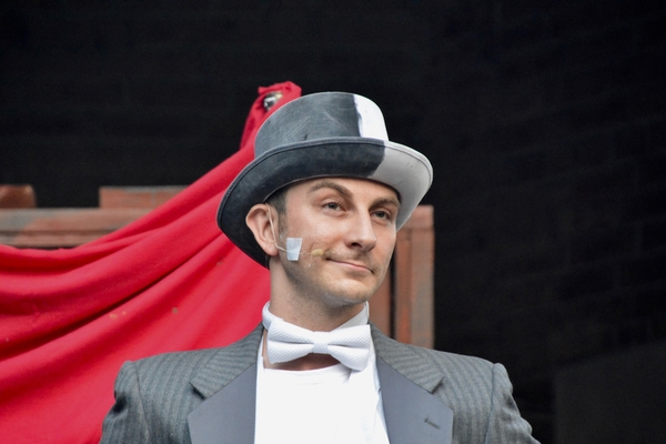 Photos: First Look at The Strongbox Theater's THE 39 STEPS Image
