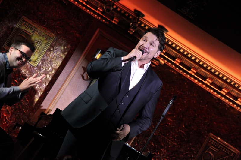 BWW Review: AN ENCHANTED EVENING at Feinstein's/54 Below Is Easy When PAULO SZOT  Is On The Stage 