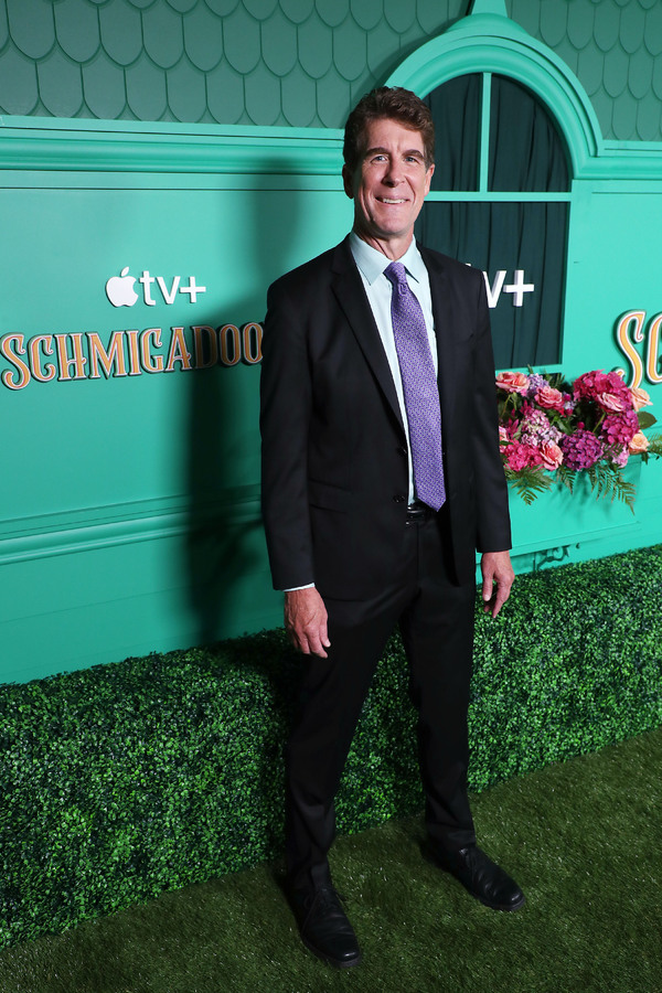 Photos: Cecily Strong, Keegan-Michael Key, Kristin Chenoweth, Dove Cameron & More Attend SCHMIGADOON! Premiere in NYC Image