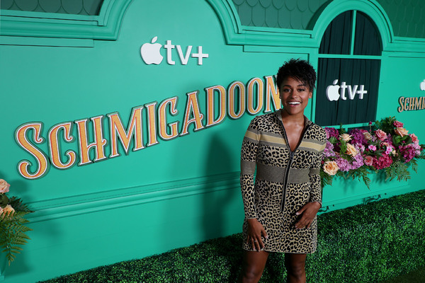 Photos: Cecily Strong, Keegan-Michael Key, Kristin Chenoweth, Dove Cameron & More Attend SCHMIGADOON! Premiere in NYC Image