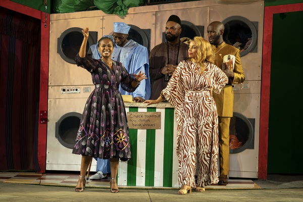 Photos: First Look at Free Shakespeare in the Park's MERRY WIVES Image