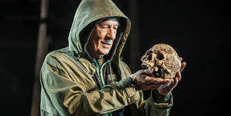 BWW Review: HAMLET, Theatre Royal Windsor Photo