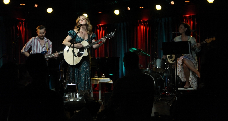 Review: Tina Scariano Hits a FEELS LIKE HOME Run at The Green Room 42 
