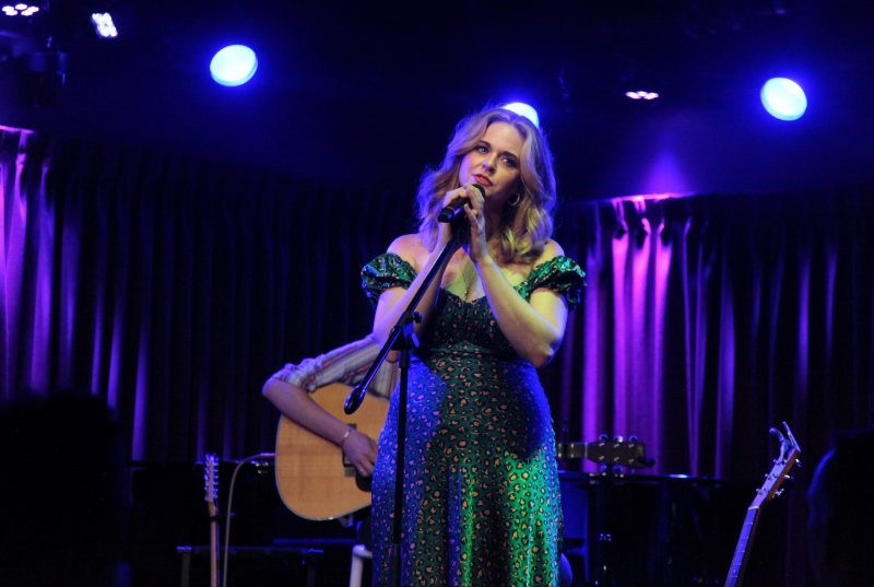 Review: Tina Scariano Hits a FEELS LIKE HOME Run at The Green Room 42 