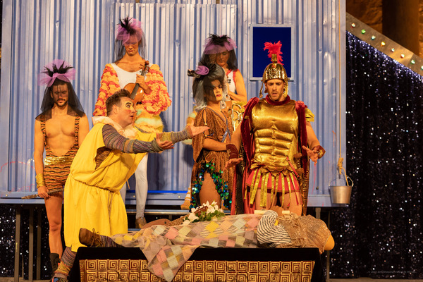 PHOTO FLASH: GOLFUS DE ROMA se estrena en el Festival de Mérida Image