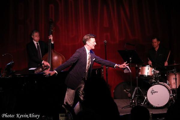 Photos: A Bevy Of Singers Join JIM CARUSO'S CAST Party At Birdland Image
