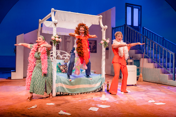 Photo Flash: Get A First Look At MAMMA MIA! In Belgium Image