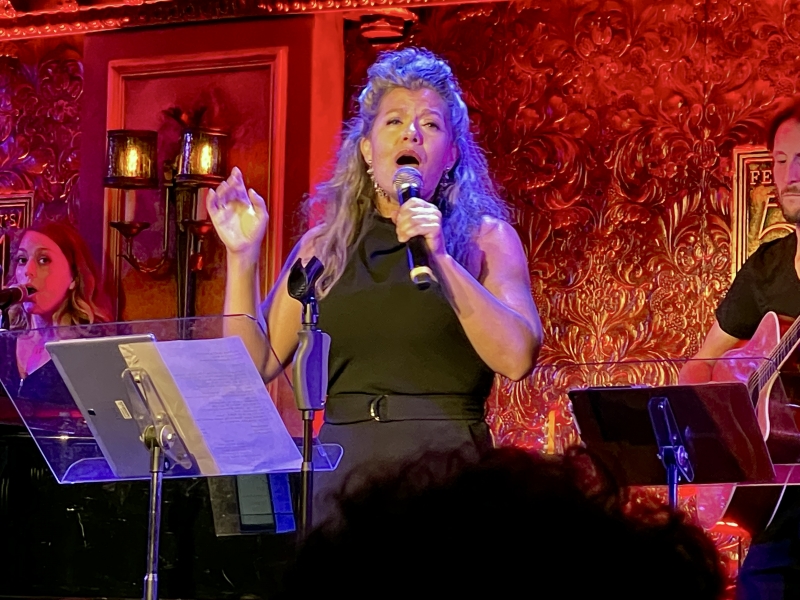 Review: MICHAEL MOTT & FRIENDS Makes You Want to Get Up On Your Feet at 54 Below 