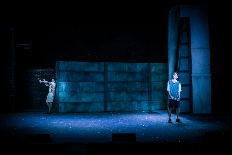 Review: BLOOD BROTHERS at Chateau de Karreveld Image