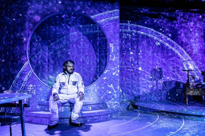 Review: MOON MAN WALK at Constellation Theatre is a Wonderful Re-entry to In-Person Theater 