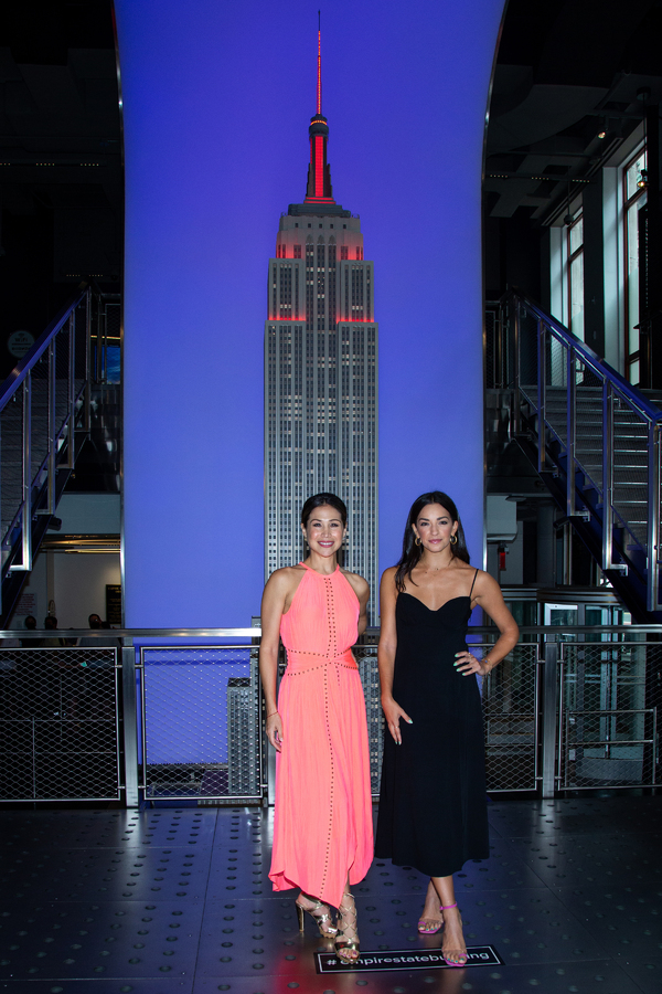 Photos: CHICAGO Stars Bianca Marroquín & Ana Villafañe Light Up the Empire State Building Image