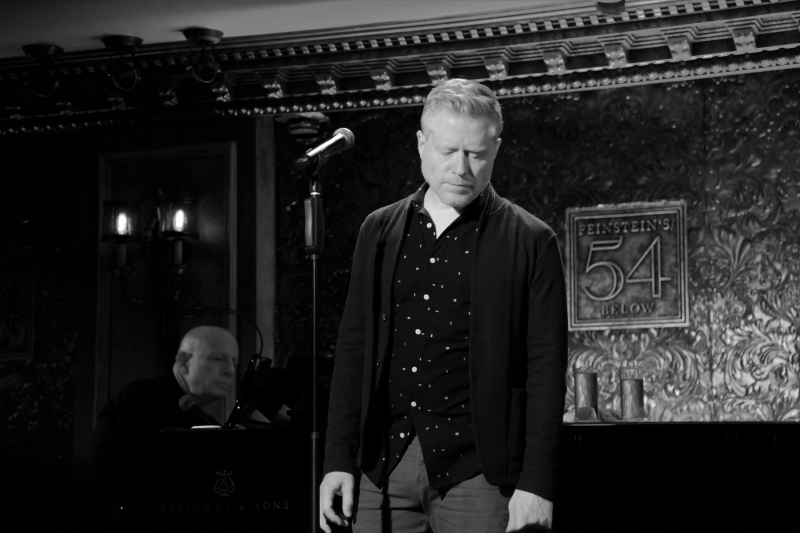 Review: Anthony Rapp Is A Mild-Manner Rock Singer In UNPLUGGED At Feinstein's/54 Below  Image