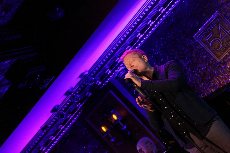 Review: Anthony Rapp Is A Mild-Manner Rock Singer In UNPLUGGED At Feinstein's/54 Below  Image