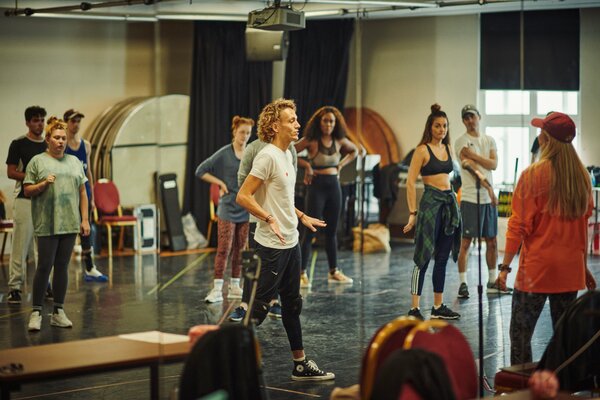 Photos: Inside Rehearsal For BAT OUT OF HELL UK and Ireland Tour Image
