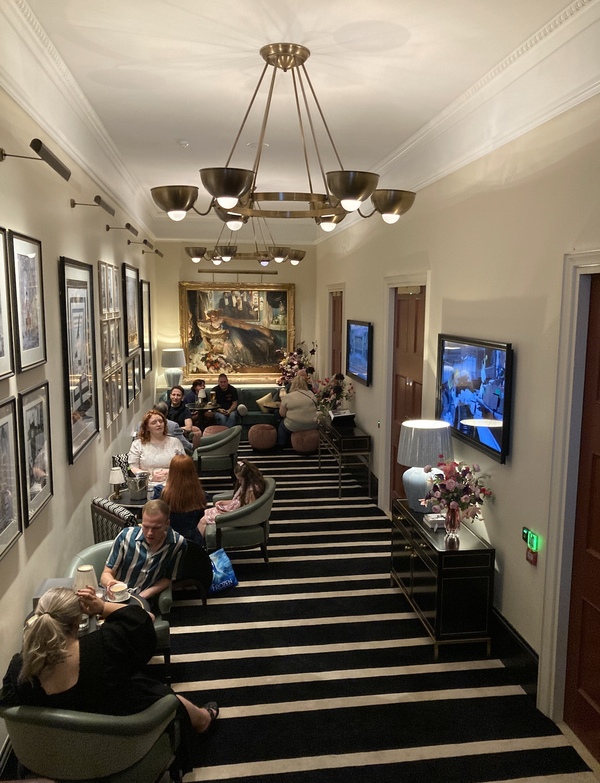 Photos: Go Inside the Refurbished Theatre Royal Drury Lane for First Preview of FROZEN Image